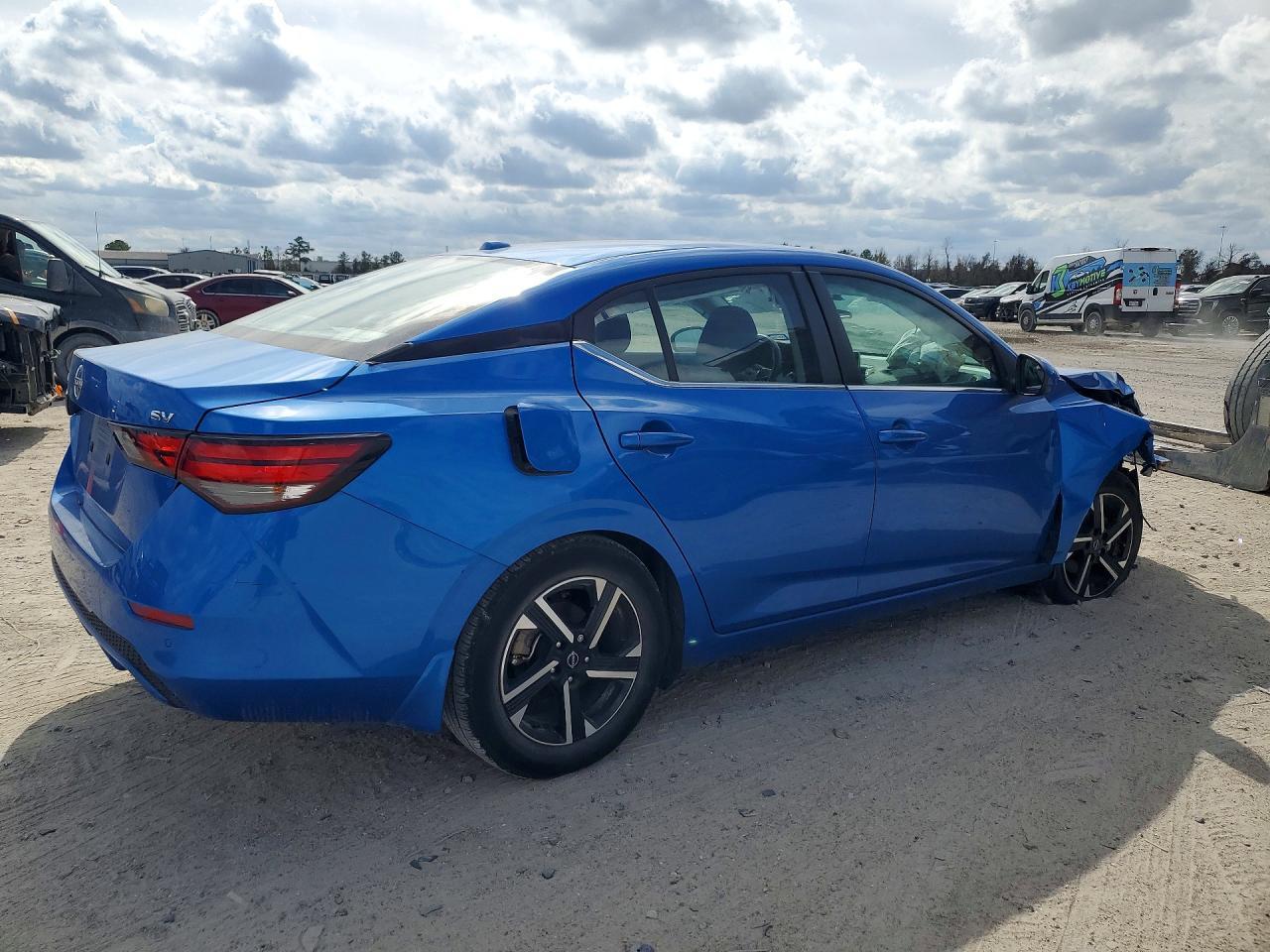 2024 Nissan Sentra Sv - zdjęcie 3