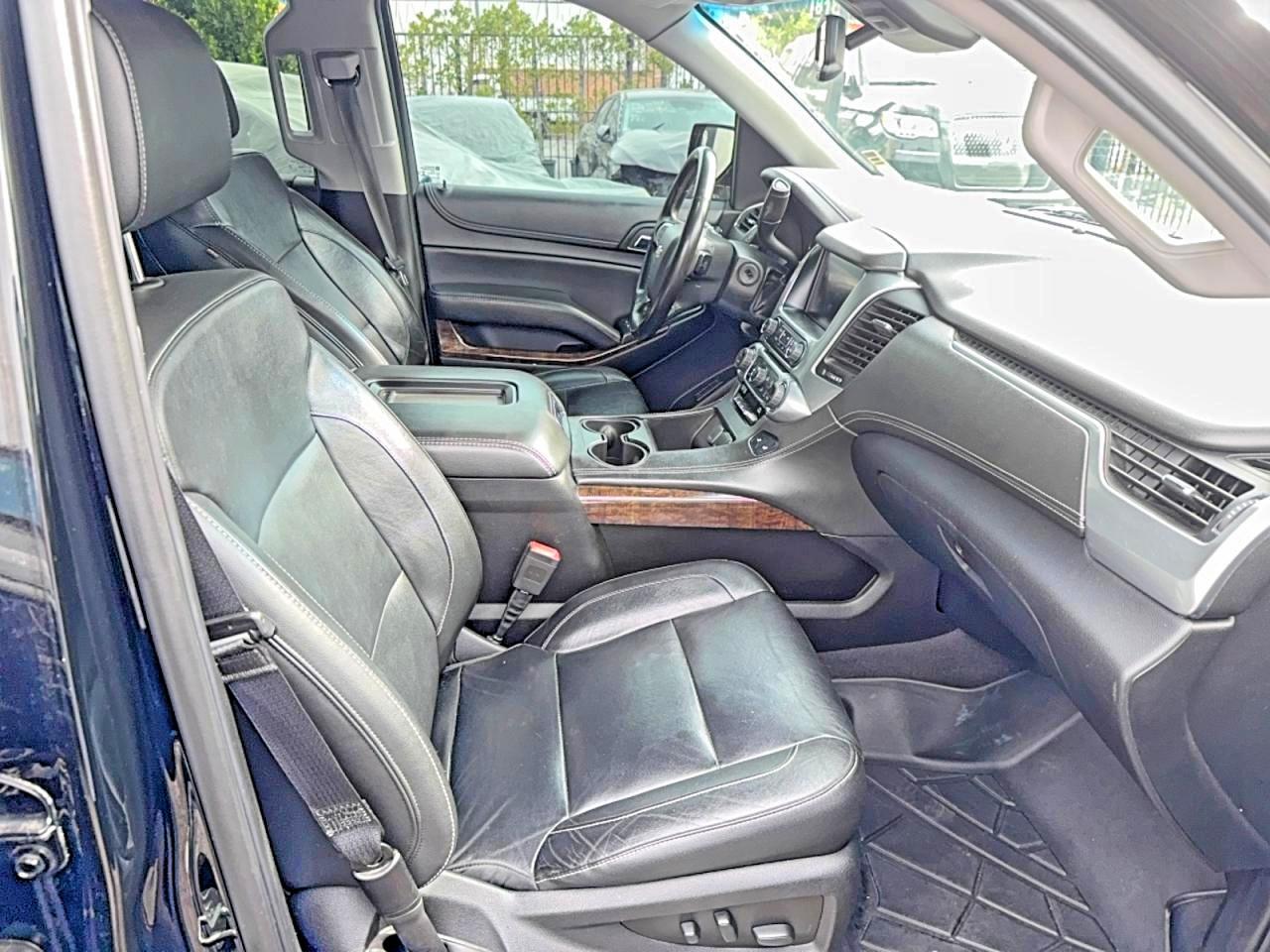 2020 Chevrolet Suburban K1500 Lt - zdjęcie 5