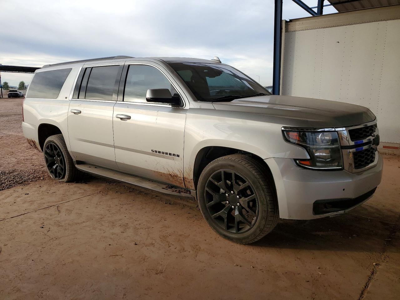 2018 Chevrolet Suburban C1500 Lt - zdjęcie 4