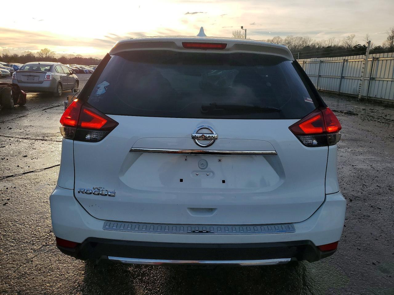 2018 Nissan Rogue S - zdjęcie 6