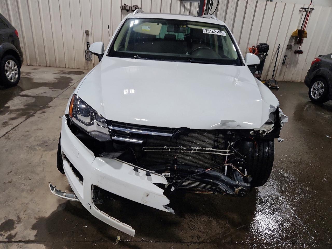 2014 Volkswagen Touareg V6 - zdjęcie 5