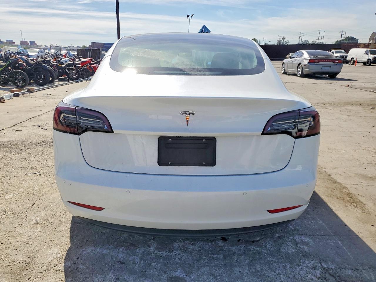 2020 Tesla Model 3 - zdjęcie 6
