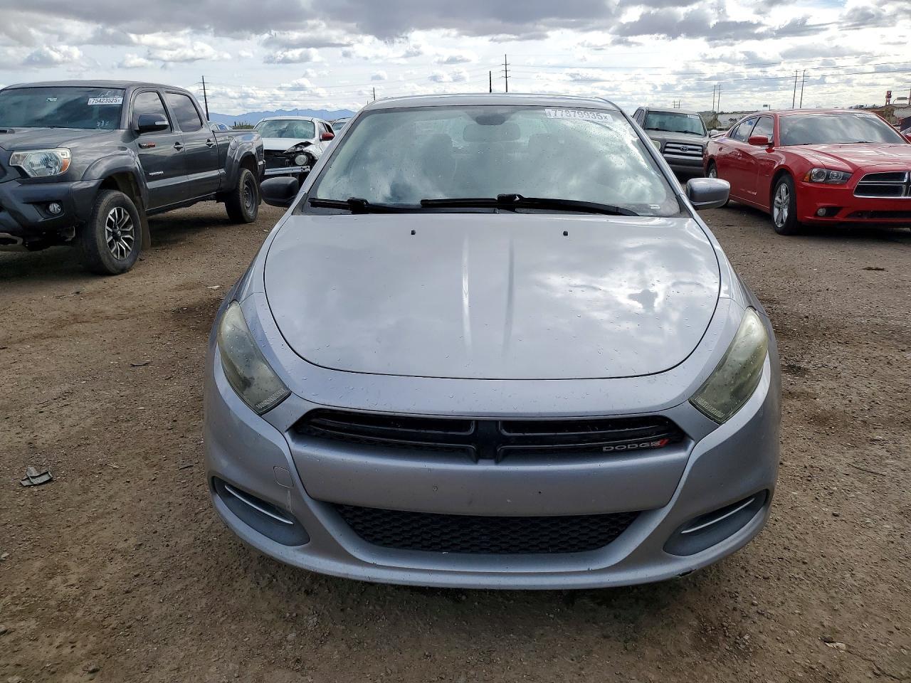 2015 Dodge Dart Sxt - zdjęcie 5
