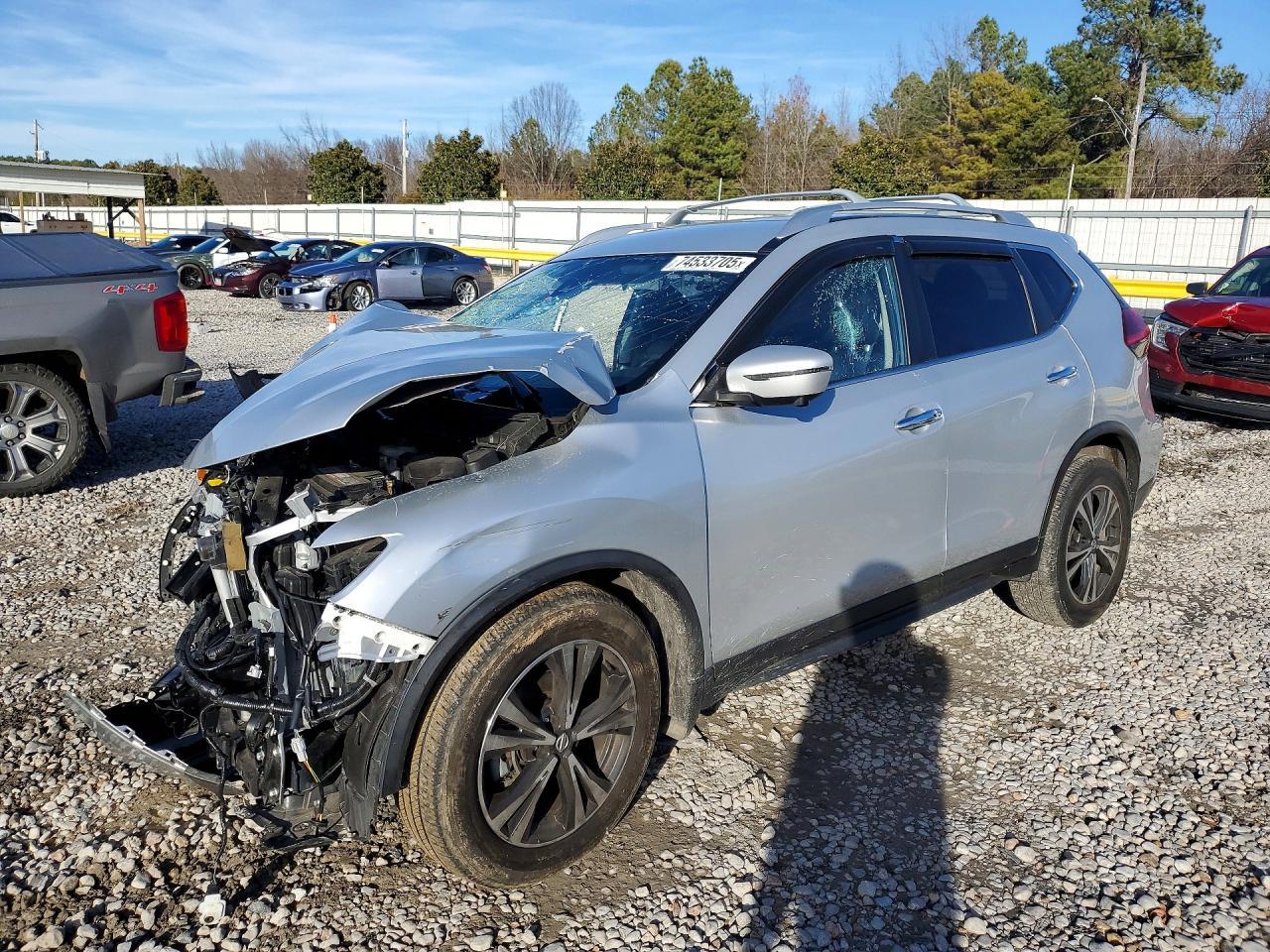 2020 Nissan Rogue Sv - zdjęcie główne