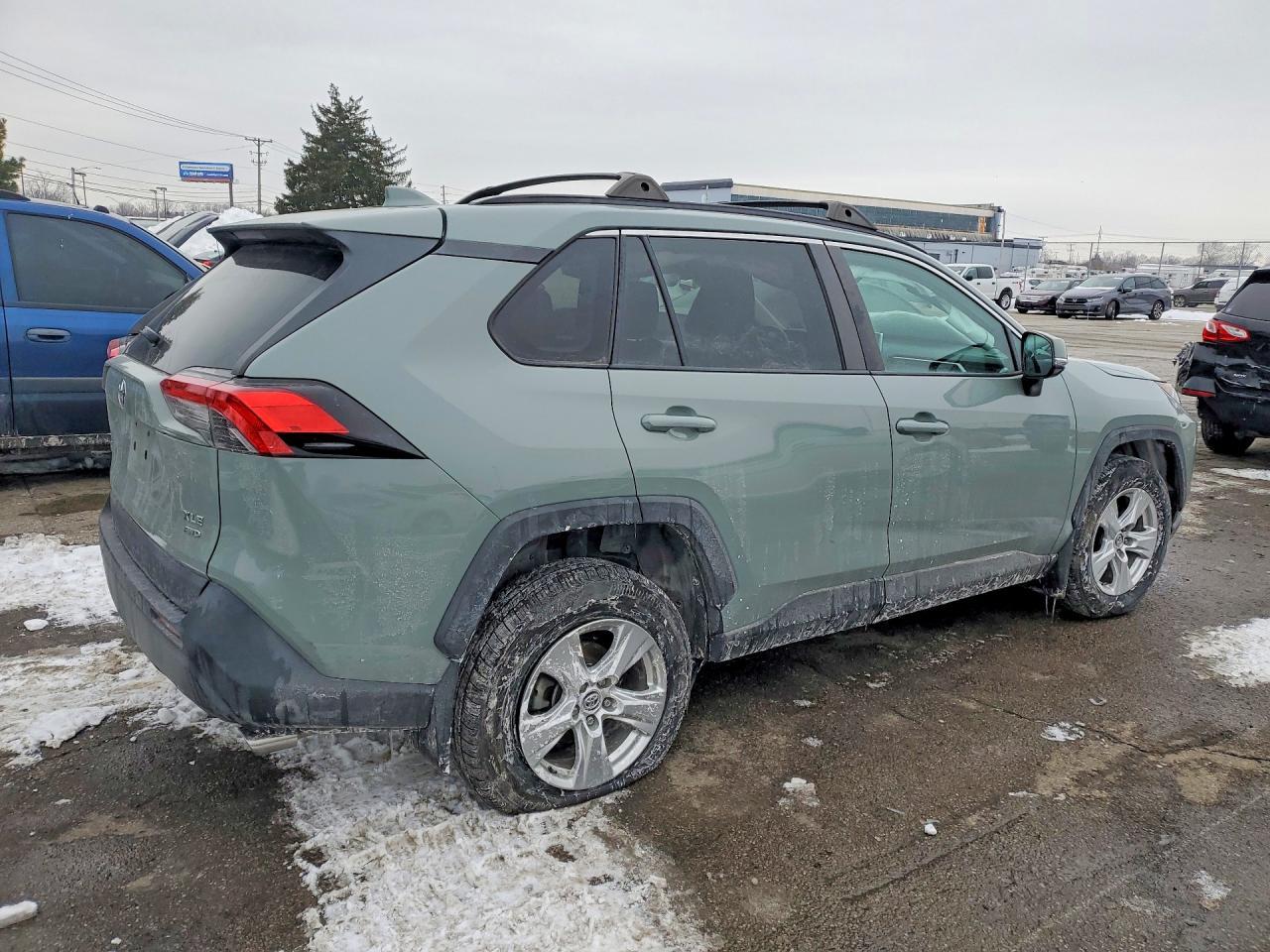2021 Toyota Rav4 Xle - zdjęcie 3