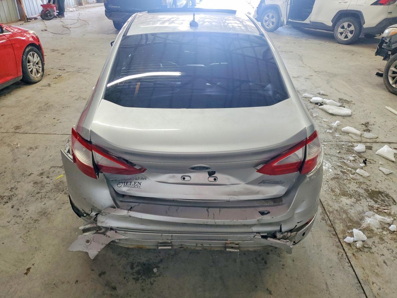 2014 Ford Fiesta Titanium - zdjęcie 6