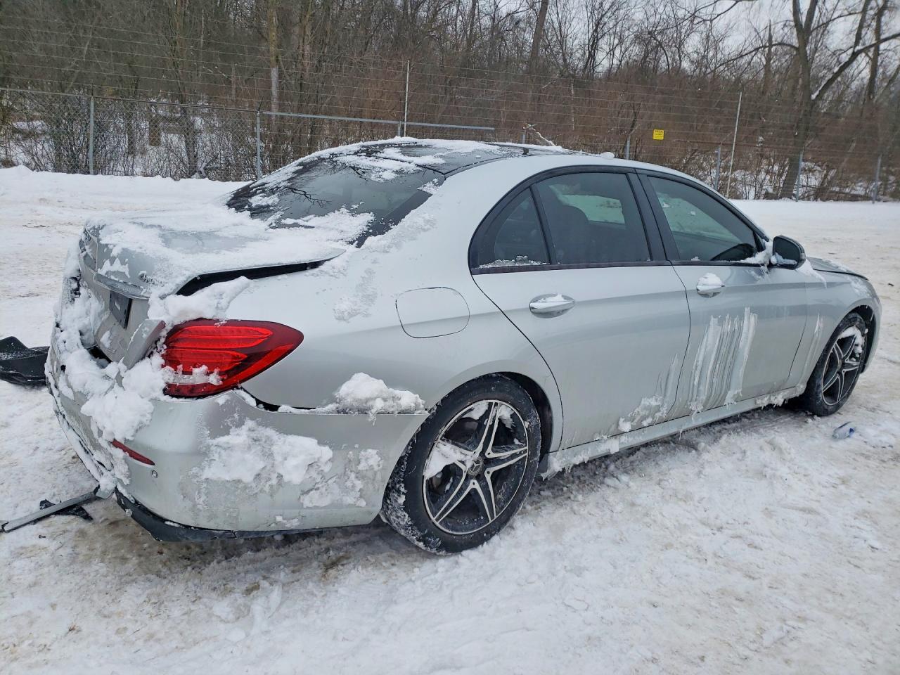 2019 Mercedes-Benz E 300 4Matic - zdjęcie 3