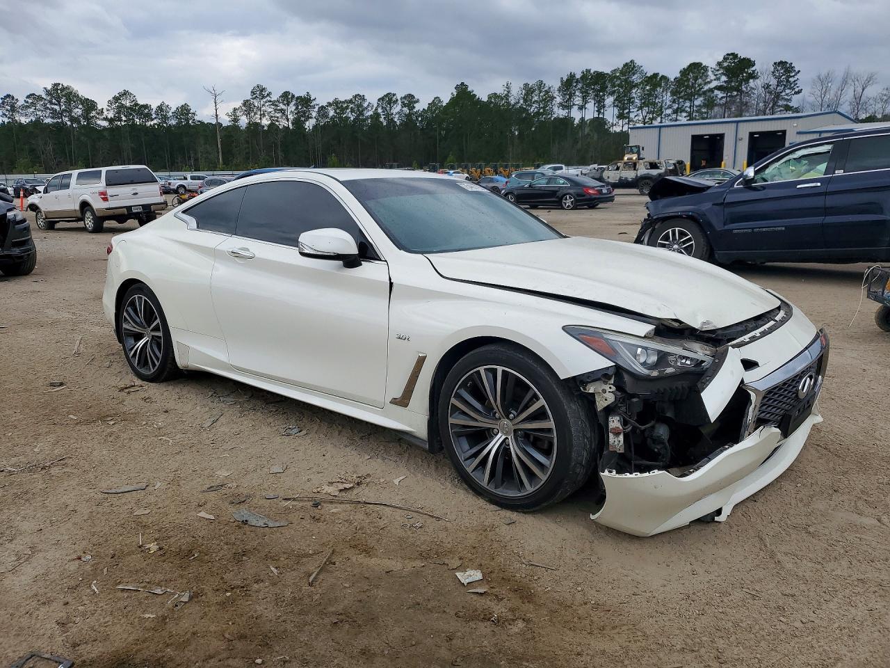 2017 Infiniti Q60 Premium - zdjęcie 4