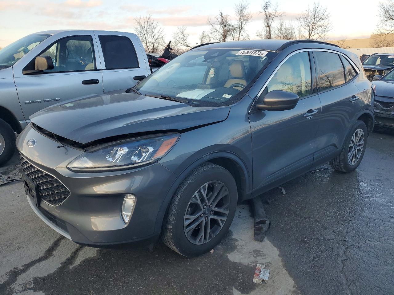 2021 Ford Escape Sel - zdjęcie główne