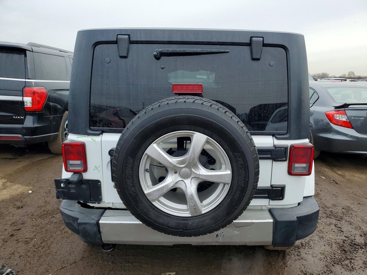 2017 Jeep Wrangler Unlimited Sahara - zdjęcie 6