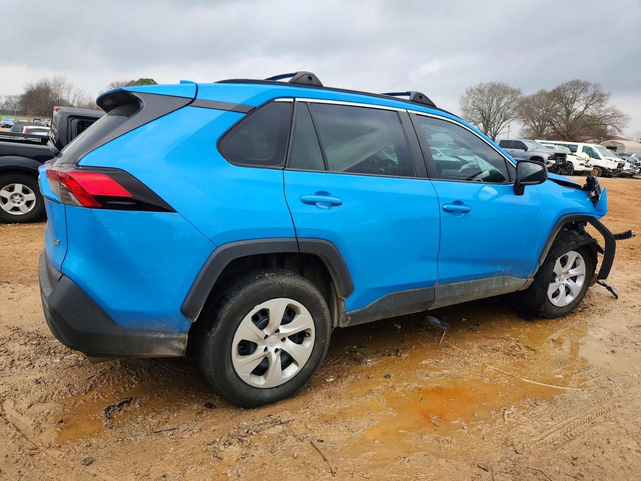 2019 Toyota Rav4 Le - zdjęcie 3