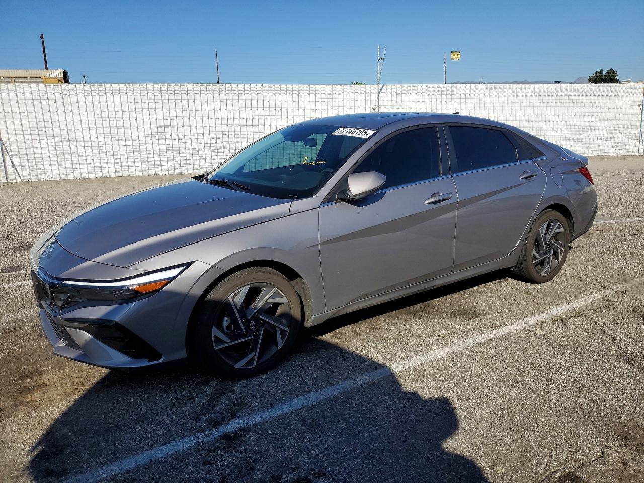 2025 Hyundai Elantra Limited - zdjęcie główne