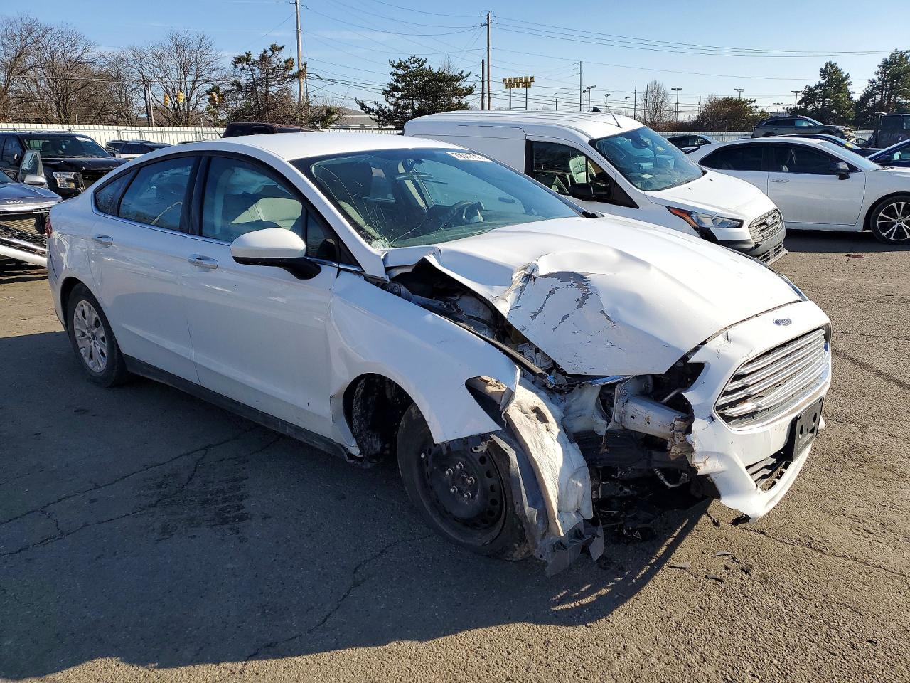 2014 Ford Fusion S - zdjęcie 4