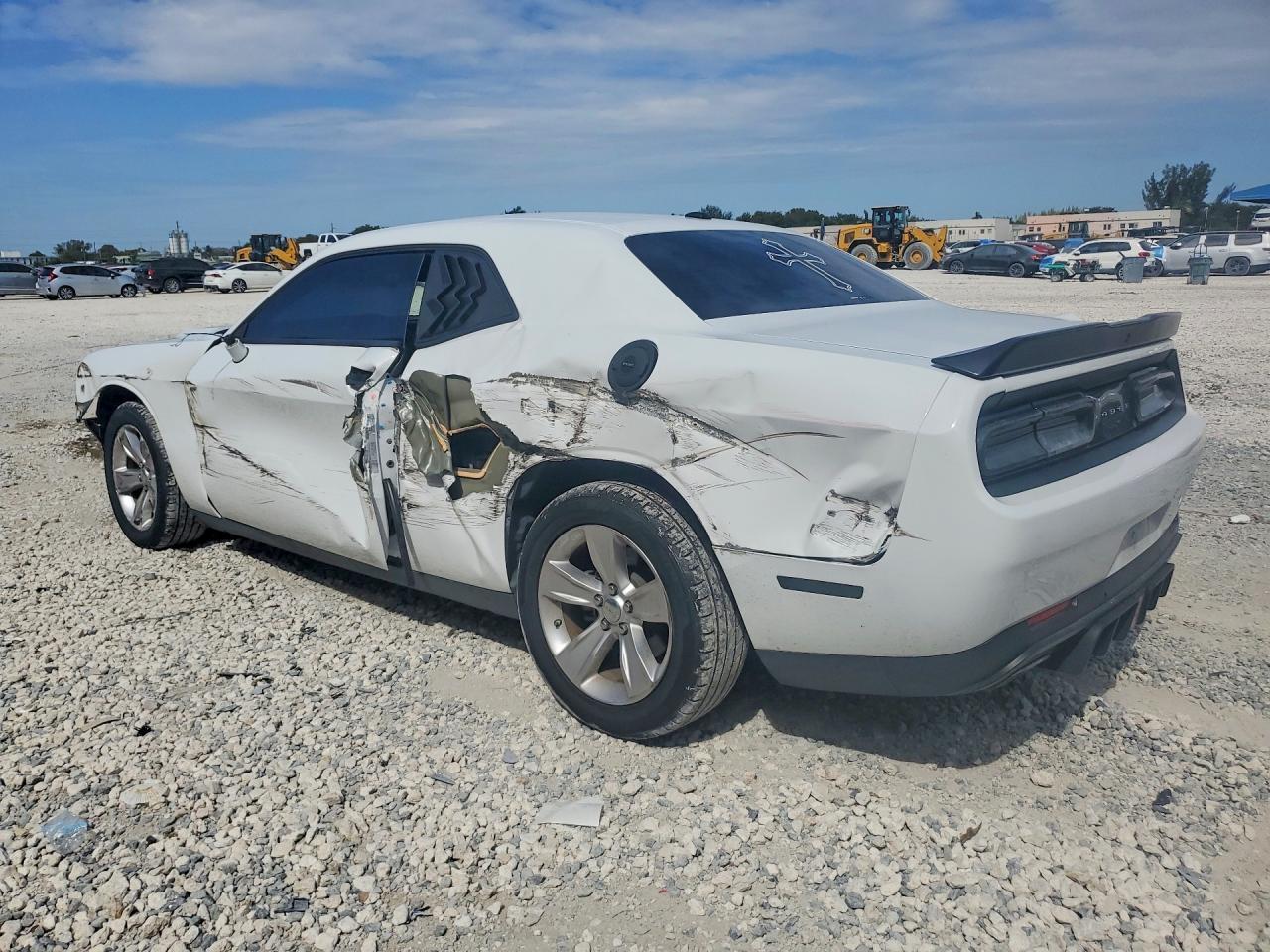 2023 Dodge Challenger Sxt - zdjęcie 2