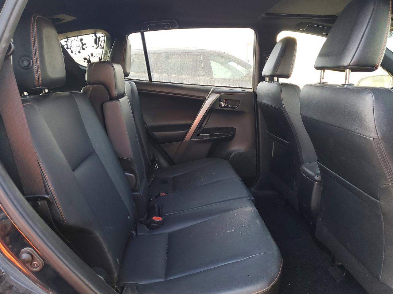 2018 Toyota Rav4 Se - zdjęcie 11