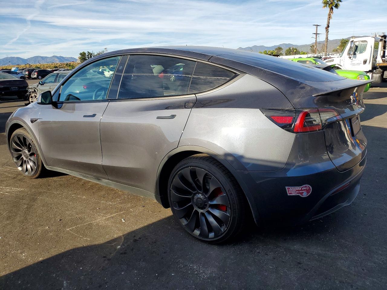 2023 Tesla Model Y - zdjęcie 2