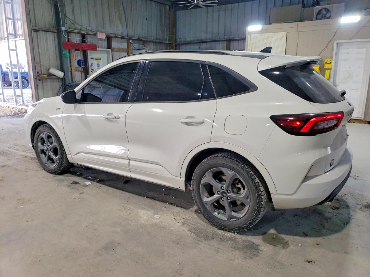 2023 Ford Escape St Line - zdjęcie 2