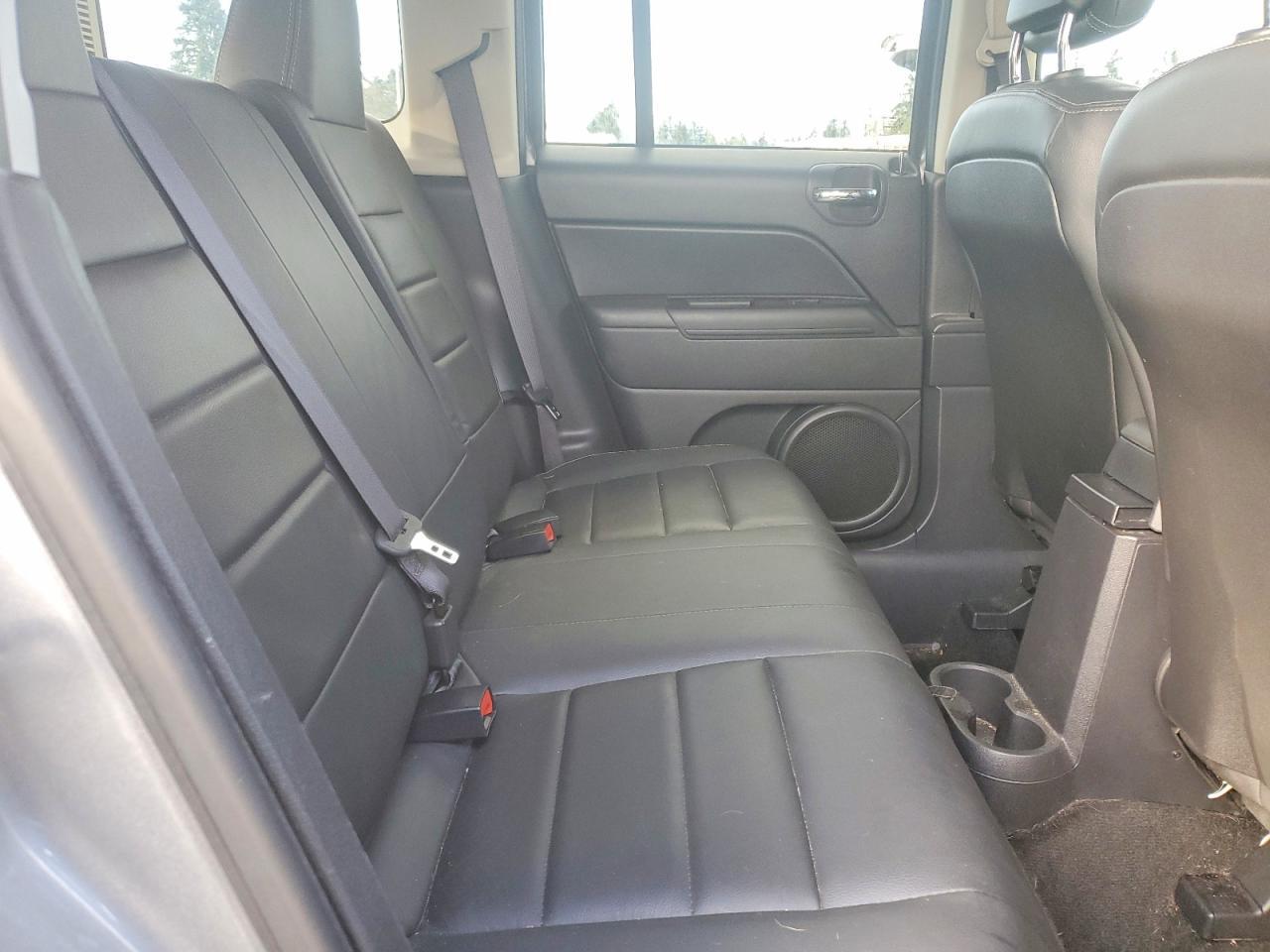 2016 Jeep Patriot Latitude - zdjęcie 11