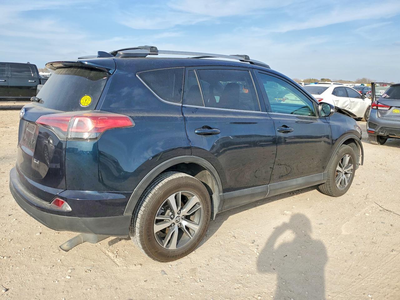 2018 Toyota Rav4 Adventure - zdjęcie 3