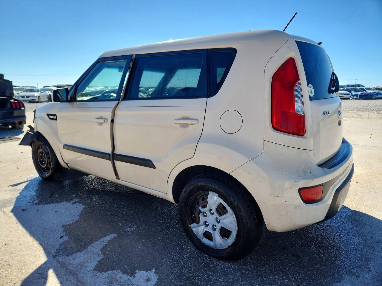 2013 Kia Soul Base - zdjęcie 2