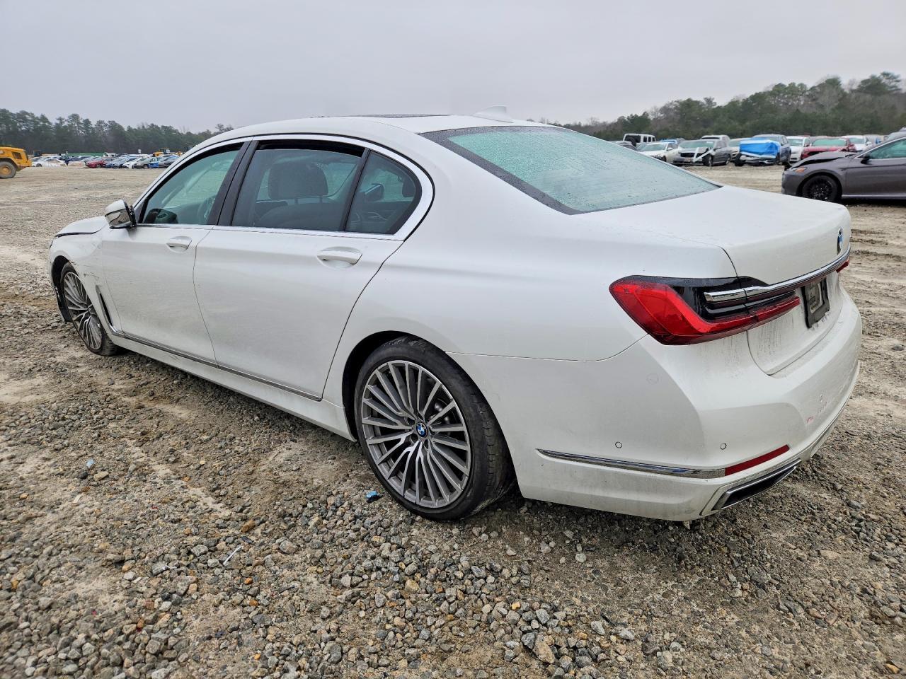 2020 BMW 740 I - zdjęcie 2