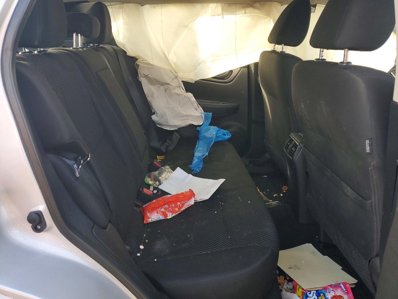 2020 Nissan Rogue Sport S - zdjęcie 11