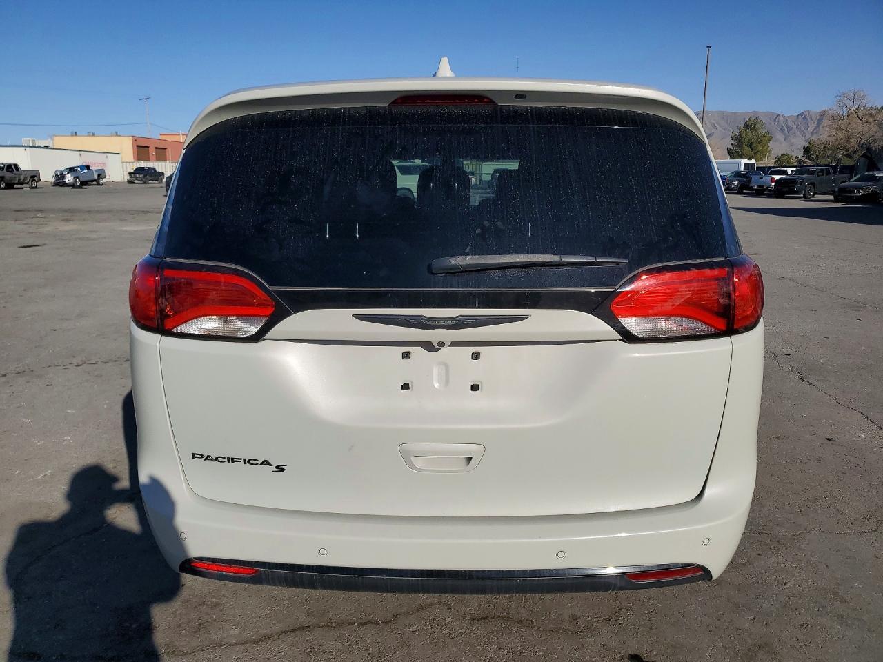 2020 Chrysler Pacifica Touring - zdjęcie 6
