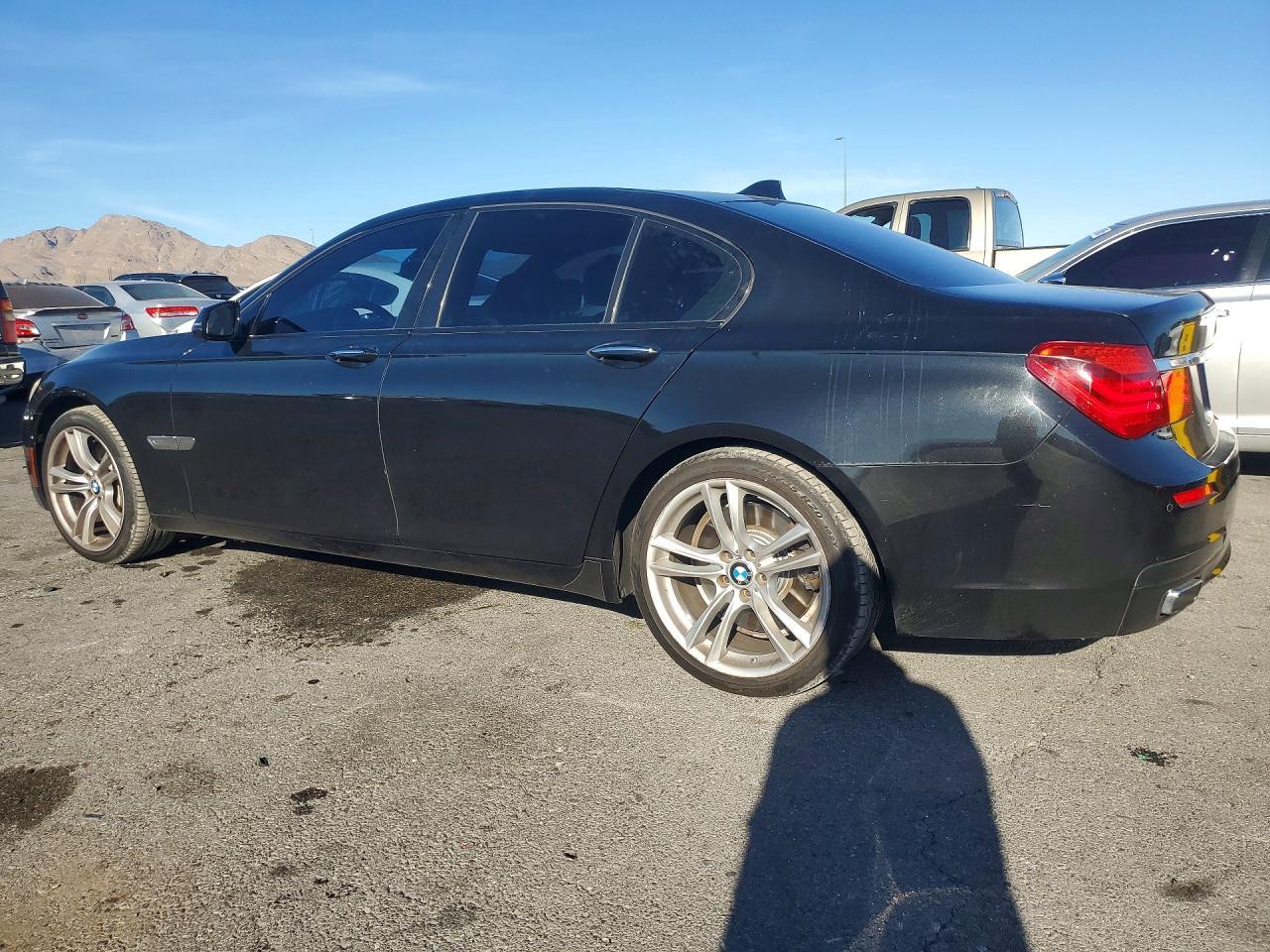 2013 BMW 750 I - zdjęcie 2