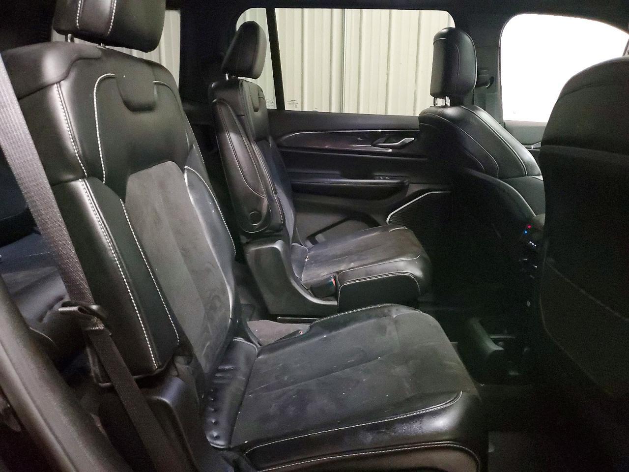 2021 Jeep Grand Cherokee L Laredo - zdjęcie 11