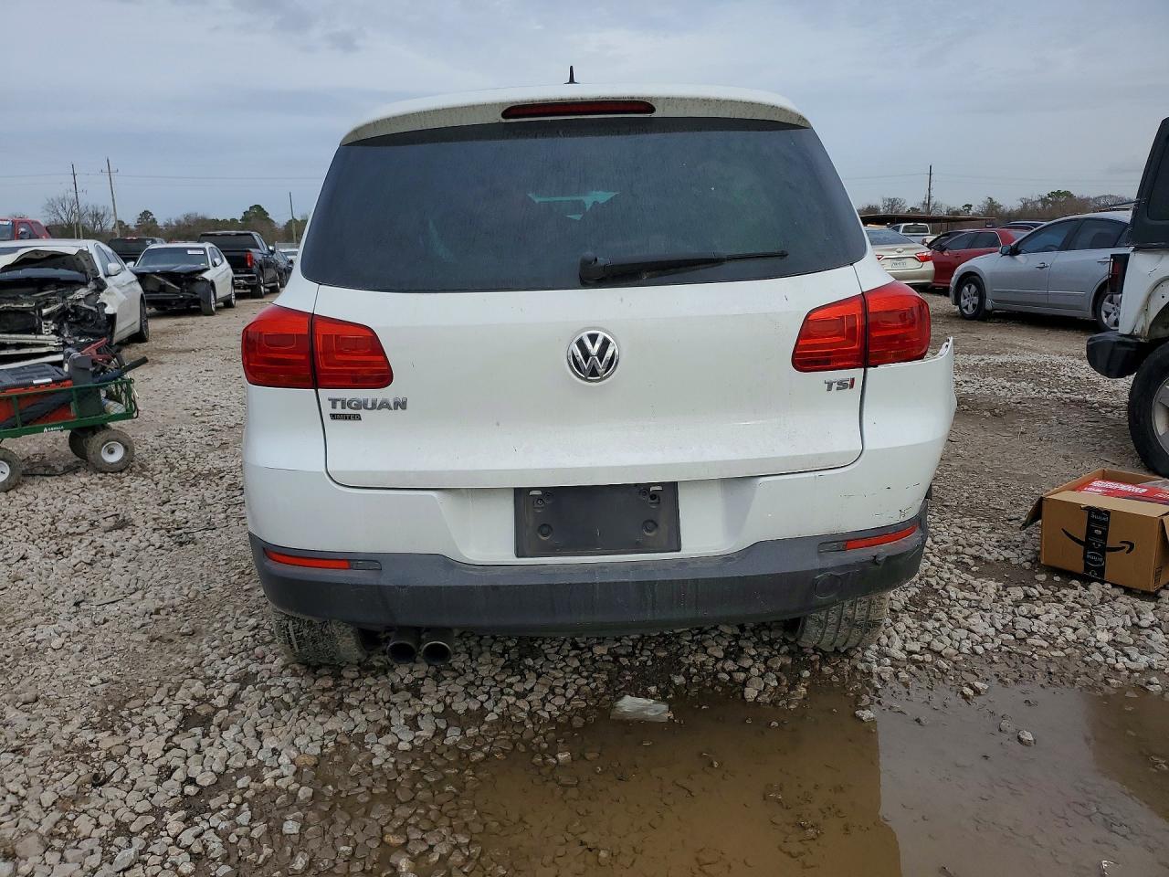 2017 Volkswagen Tiguan S - zdjęcie 6