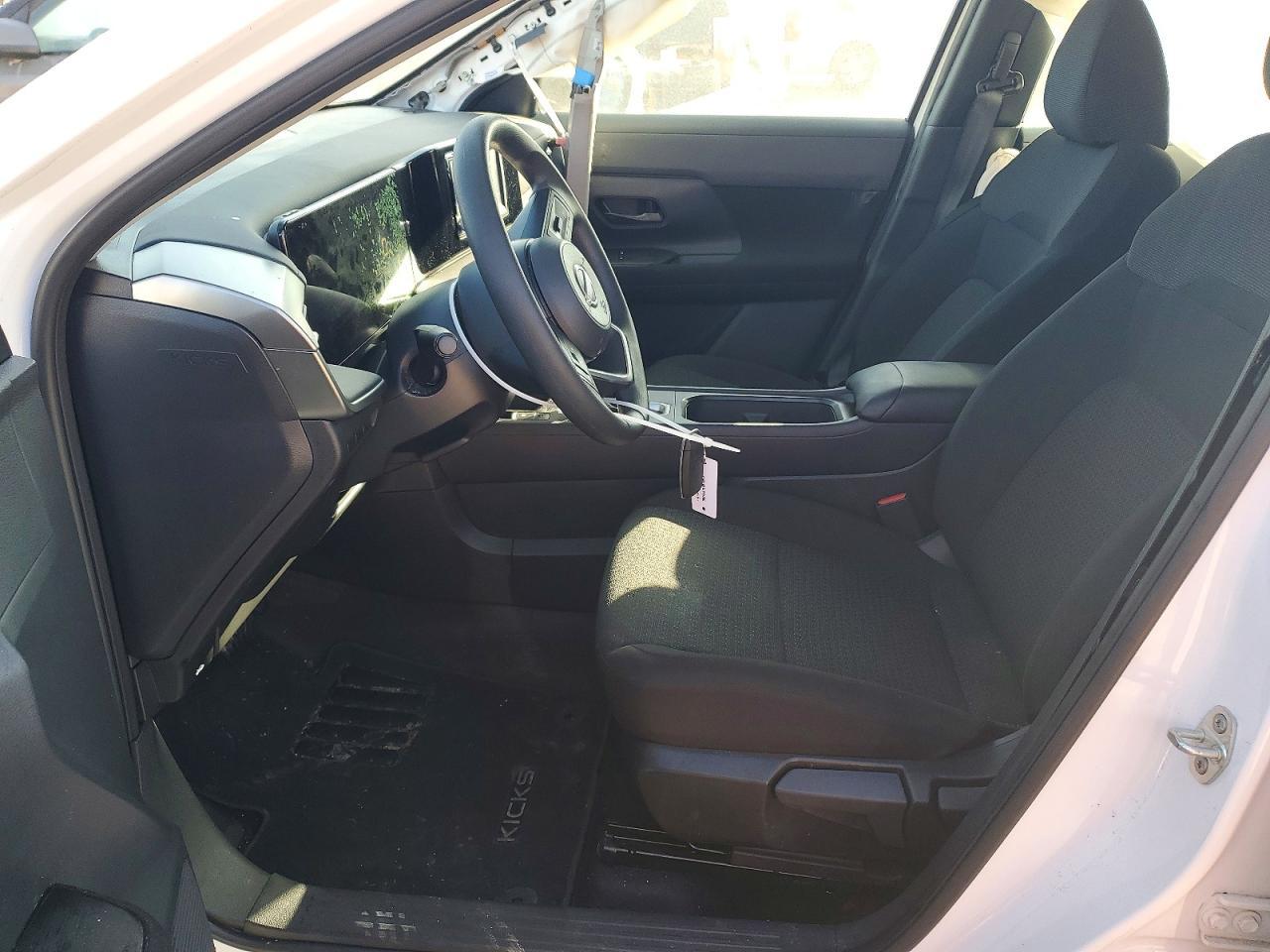 2025 Nissan Kicks S - zdjęcie 7