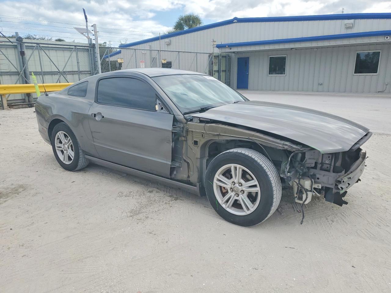 2014 Ford Mustang - zdjęcie 4