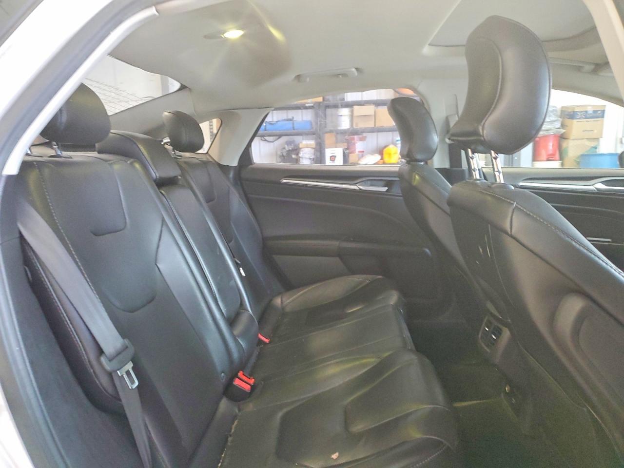 2016 Ford Fusion Titanium - zdjęcie 10