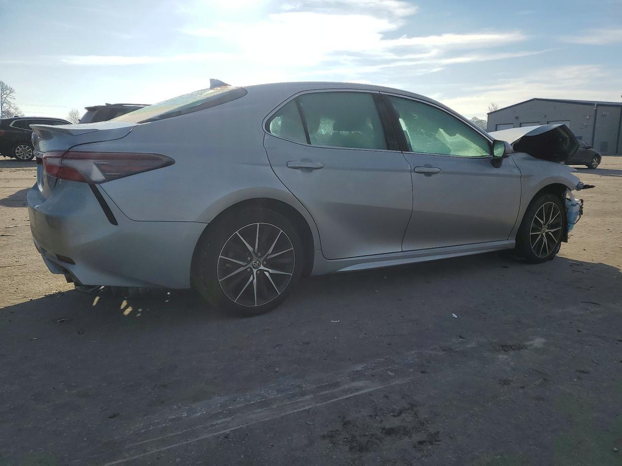 2024 Toyota Camry Se - zdjęcie 3