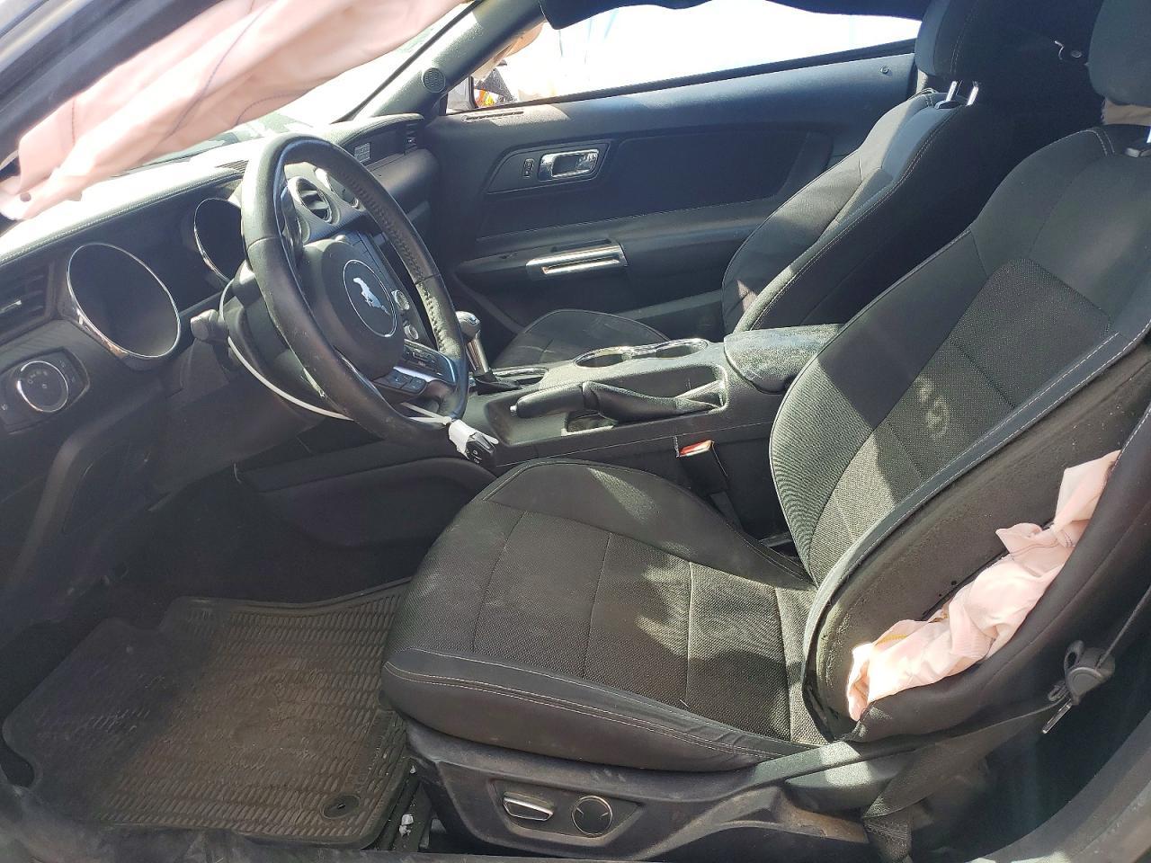 2016 Ford Mustang - zdjęcie 7