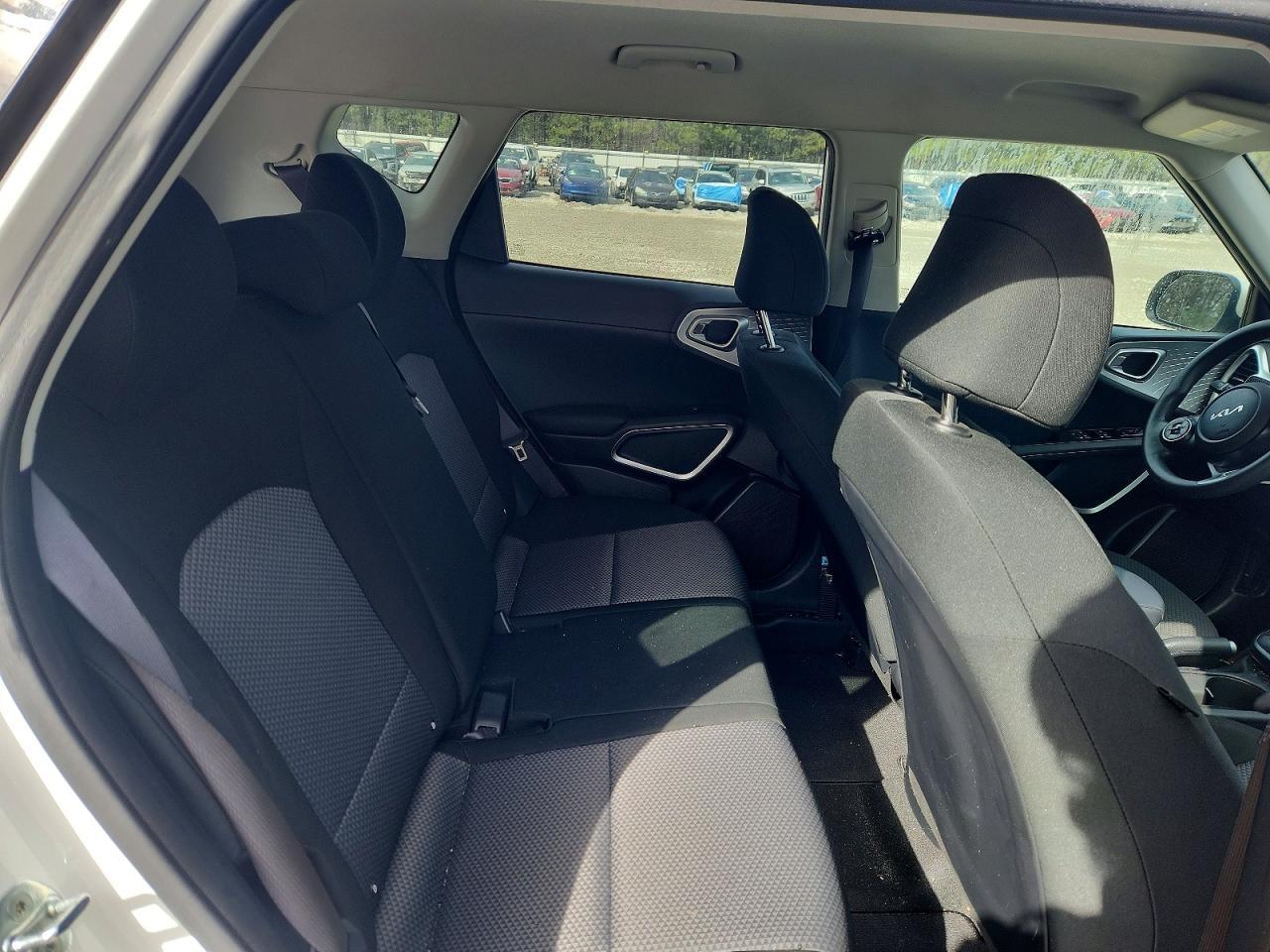 2022 Kia Soul Lx - zdjęcie 10