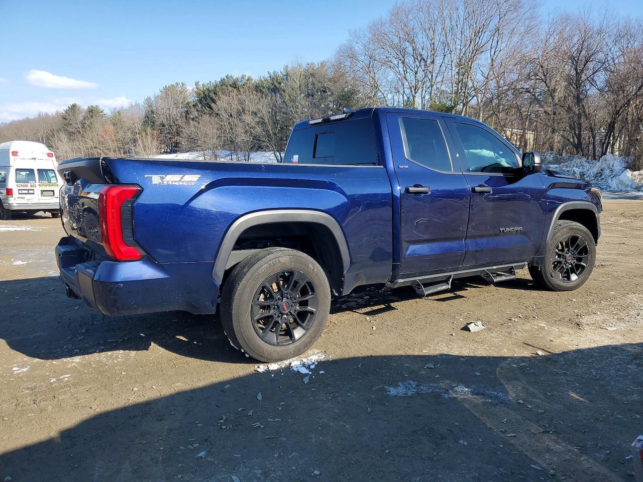 2023 Toyota Tundra Double Cab Sr - zdjęcie 3