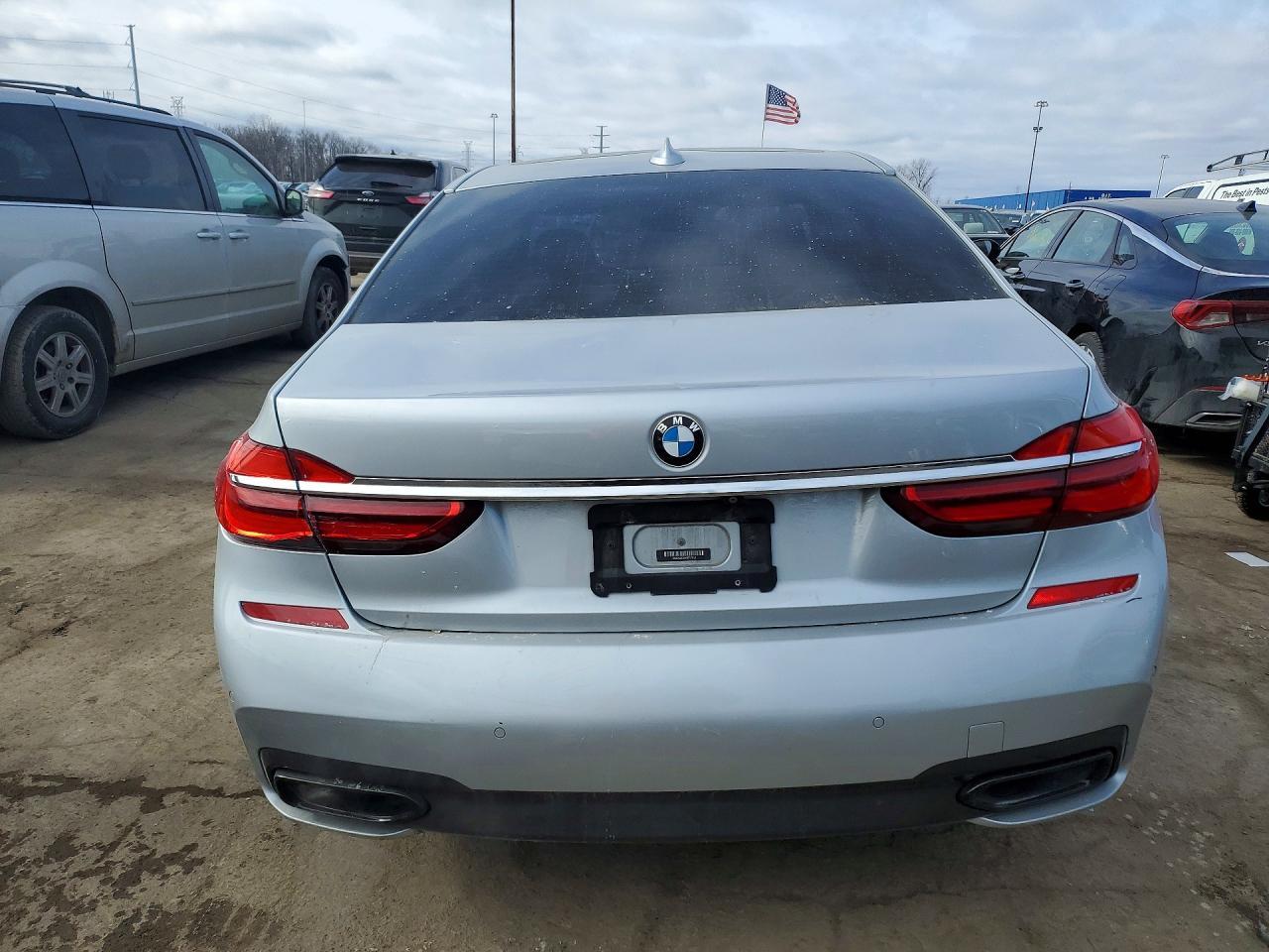 2019 BMW 740 I - zdjęcie 6