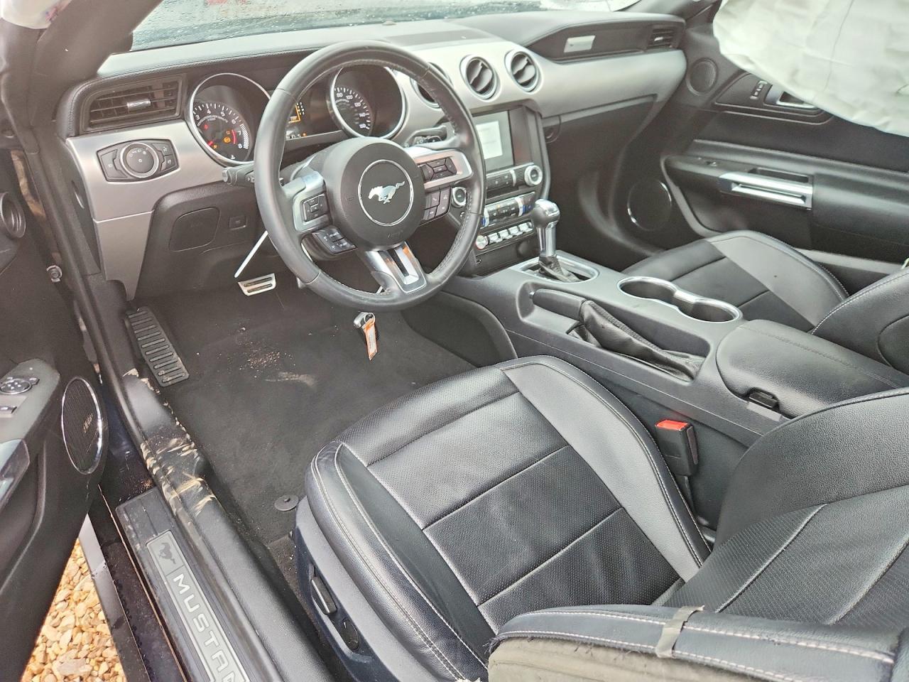2021 Ford Mustang - zdjęcie 8