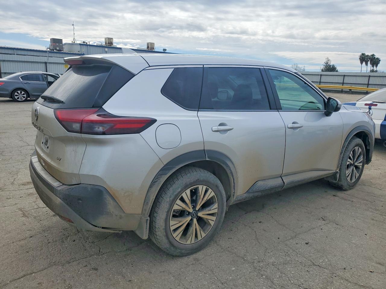 2022 Nissan Rogue Sv - zdjęcie 3