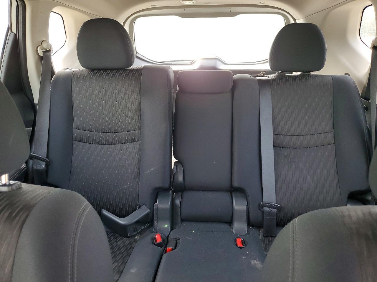 2019 Nissan Rogue S - zdjęcie 10