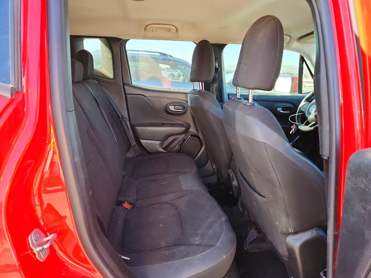 2018 Jeep Renegade Latitude - zdjęcie 11
