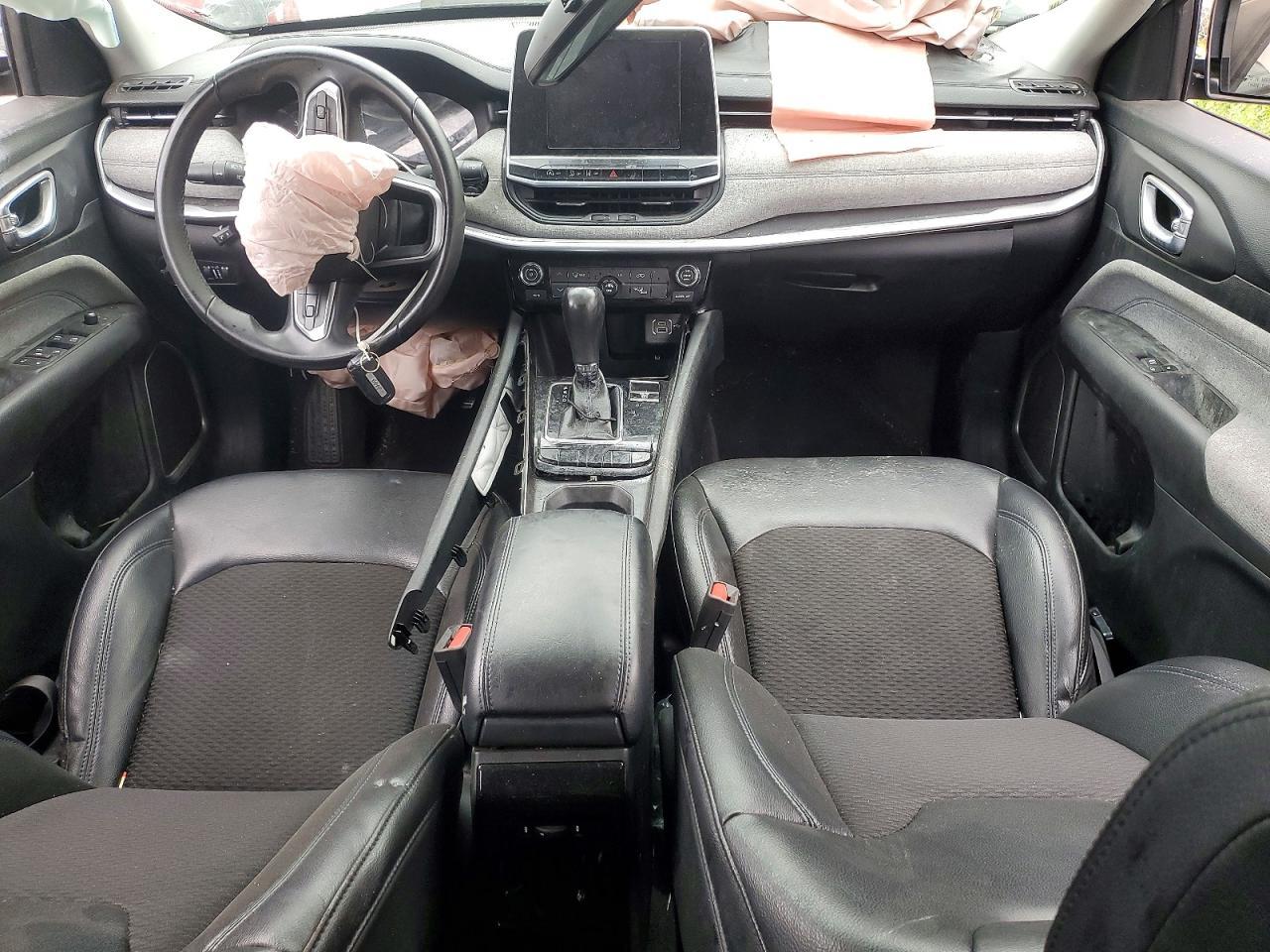 2022 Jeep Compass Latitude - zdjęcie 8