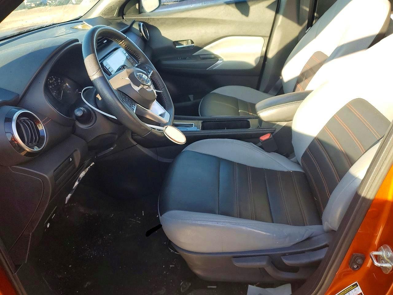 2021 Nissan Kicks Sr - zdjęcie 7