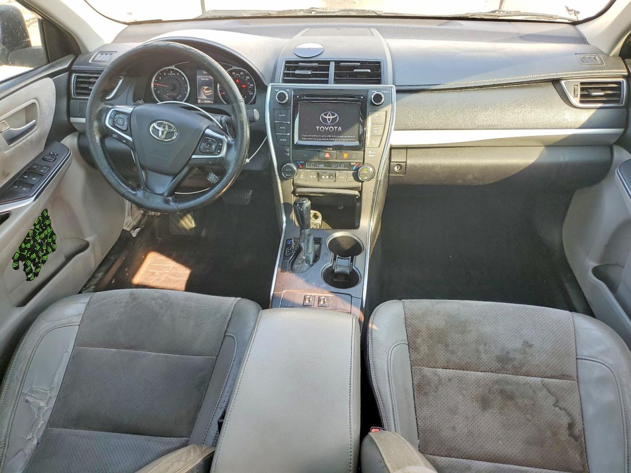 2016 Toyota Camry Le - zdjęcie 8