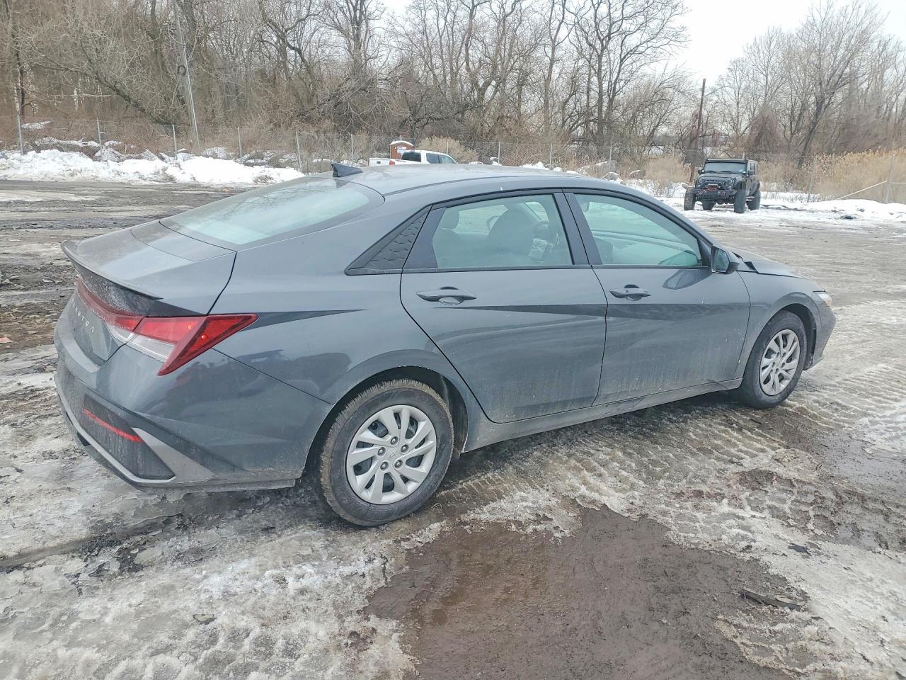 2025 Hyundai Elantra Sel Sport - zdjęcie 3