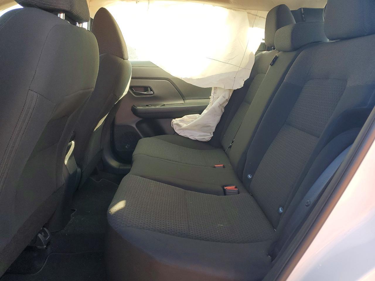 2025 Nissan Kicks S - zdjęcie 11