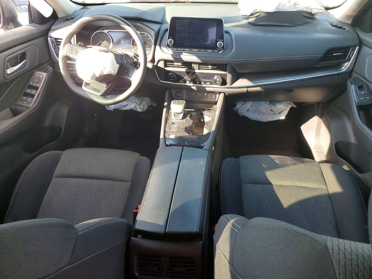 2025 Nissan Rogue Sv - zdjęcie 8