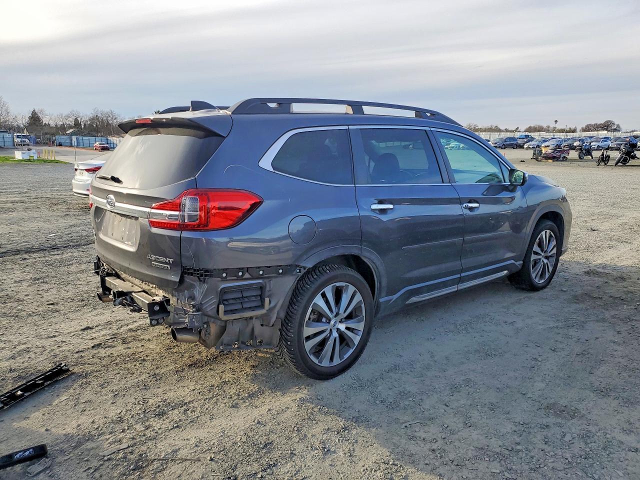 2022 Subaru Ascent Touring - zdjęcie 3