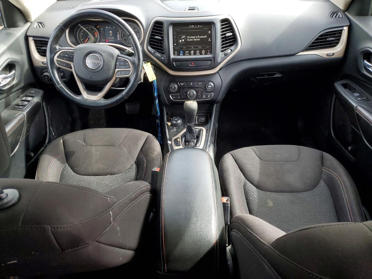 2017 Jeep Cherokee Latitude - zdjęcie 8